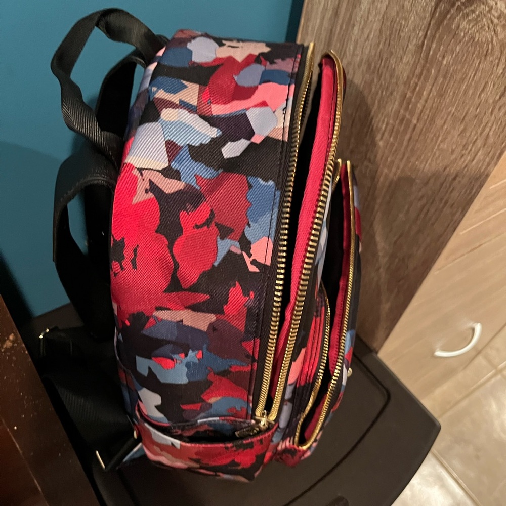 Nine West mini backpack…like new! - Picture 2 of 4
